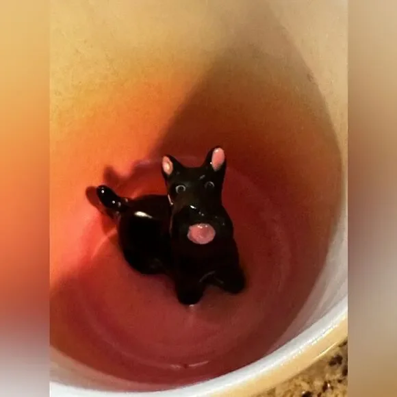 Vintage Scotty Dog surprise meets you with every drink in this special mug - Picture 2 of 3